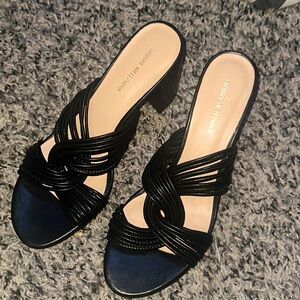 NWOT. Stuart Weitzman Black Heeled Leather Shoes with Elegant Design. Size 7.5